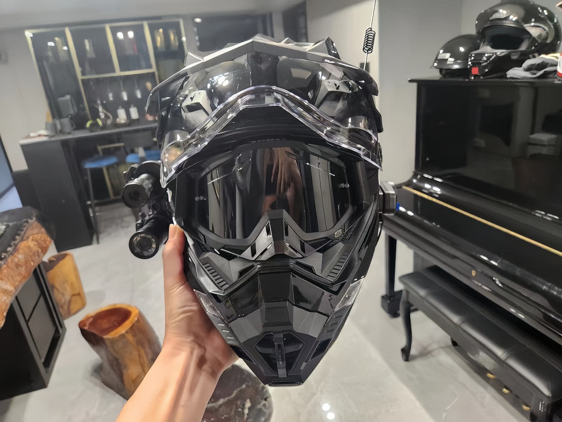 customized motorcycle helmet