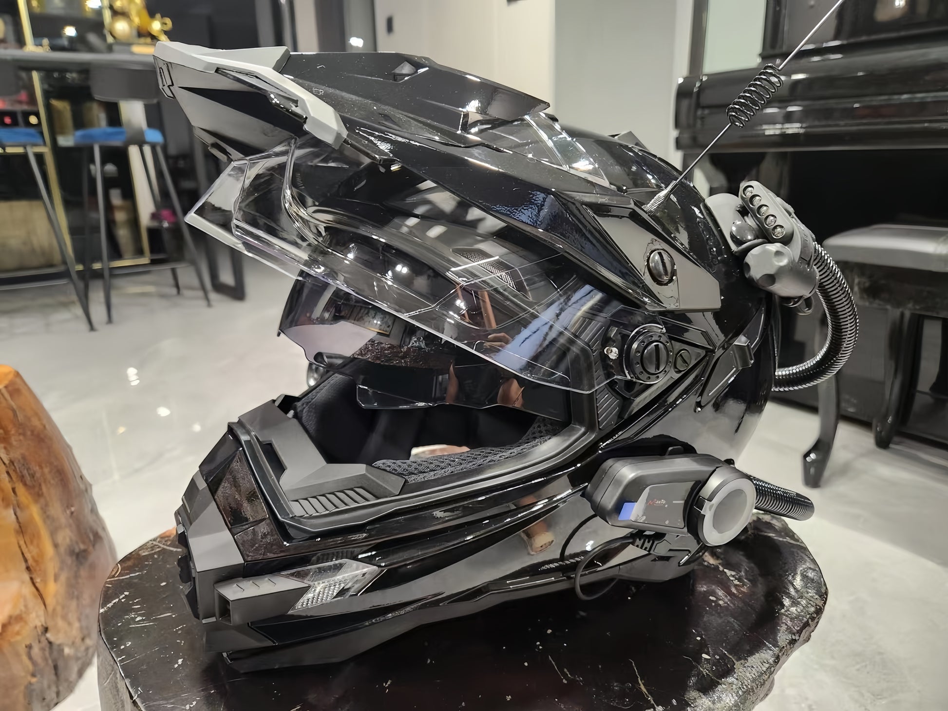 customized motorcycle helmet